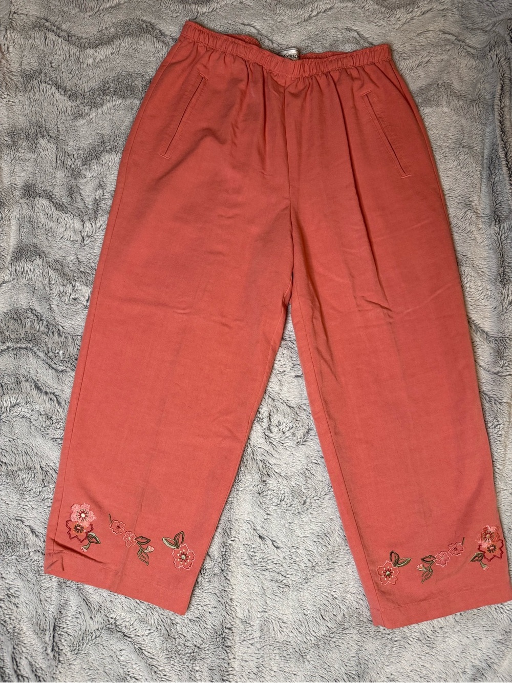 Napa Valley Pull On Cropped Pants Womens Size Medium Coral Embroidered Floral